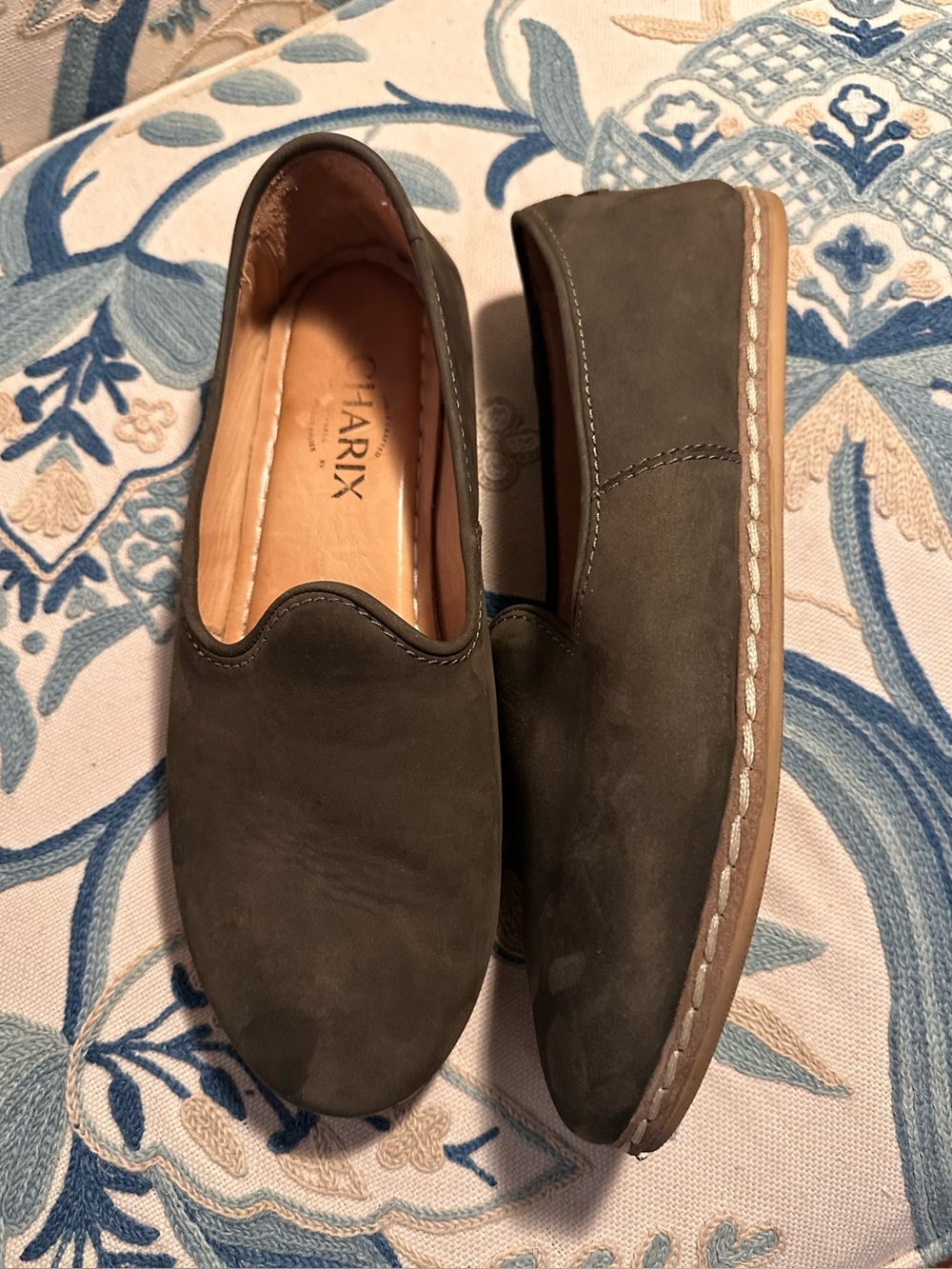 Charix Slip On Shoes. Size 7.5 - Picture 7 of 9